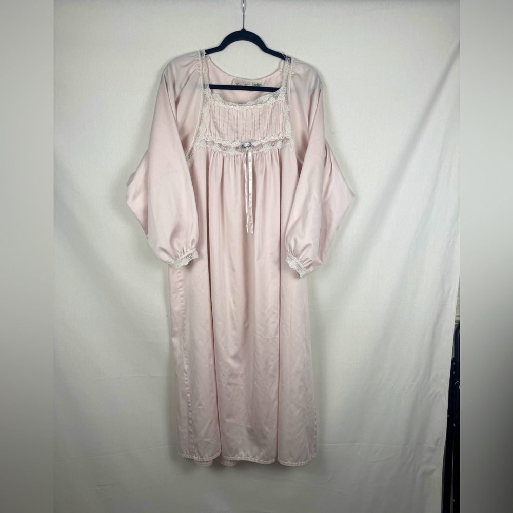 Women’s Judith Hart Vintage Light Pink Nightgown